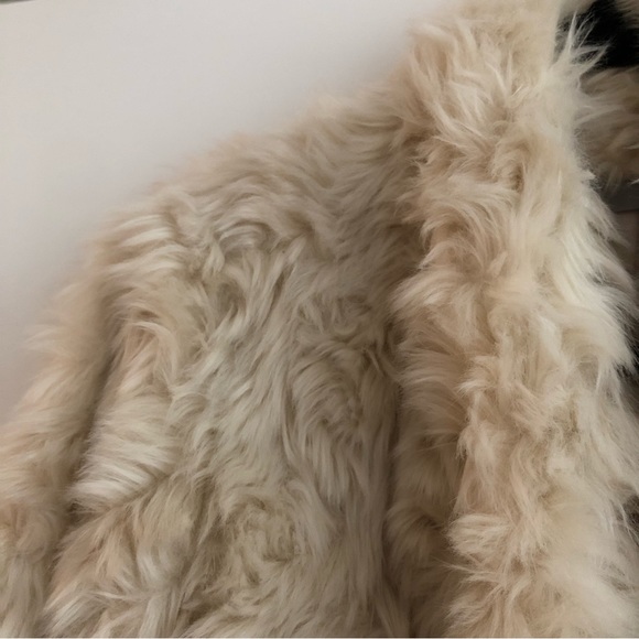 VINCE designer faux fur jacket XS - Picture 4 of 9